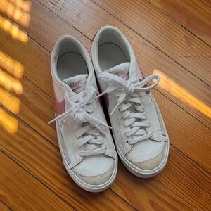 Nike (GS) Nike Blazer Low '77 'White Pink Glaze' | Size 4.5Y (6 Women)